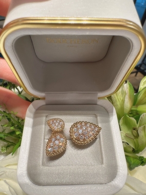 Chiếc nhẫn kim cương vàng 18K sang trọng hoàn hảo cho các dịp đặc biệt của bạn